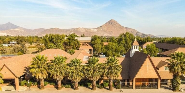 Colegio Santa Cruz de Chicureo (Colina)