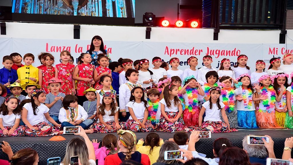 Descubre por qué el Liceo Francés de Medellín hace parte de Los Mejores Colegios 1 Liceo-frances-de-medellin-cartelera-bienvenida