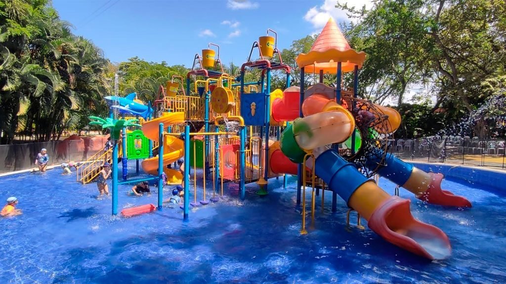 The Colombus American School (Rivera) Acreditaciones y certificaciones