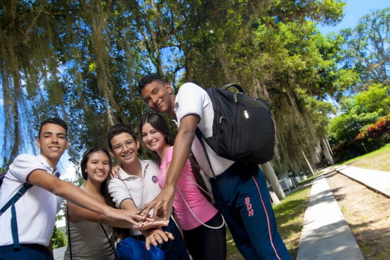 Acreditaciones Educativas 50 Colegio Bilingüe Divino Niño (Bucaramanga)