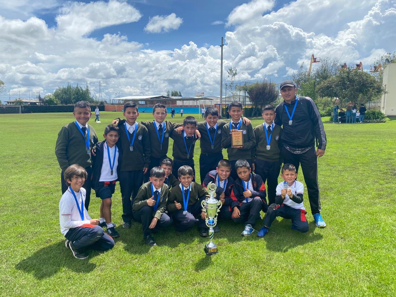 Colegio Campestre San Carlos De Cota (Cota)