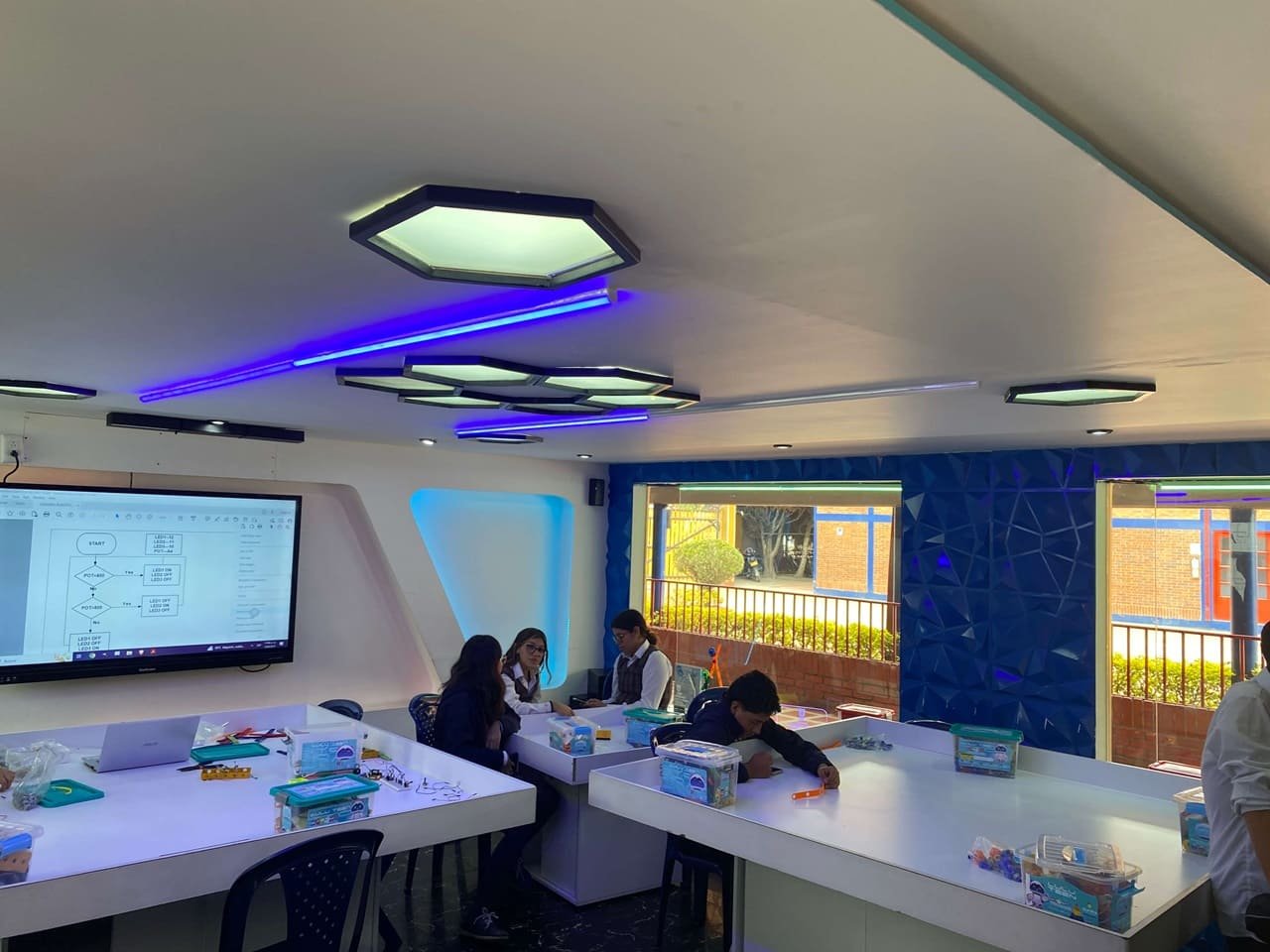 Colegio Bilingüe San Juan de Ávila (Bogotá)