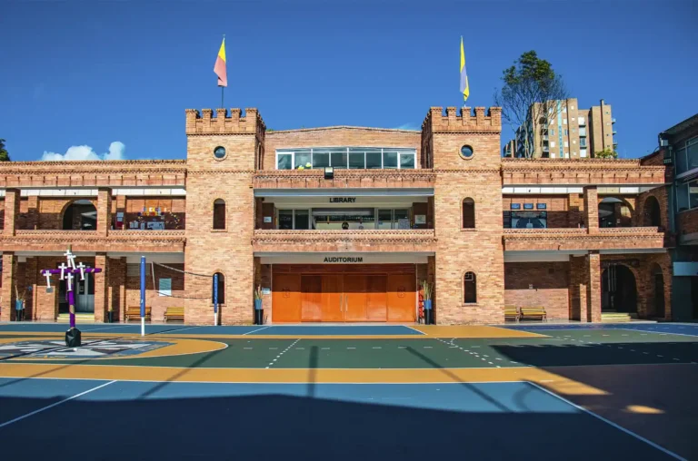 Colegio Santo Tomás De Aquino (Bogotá)