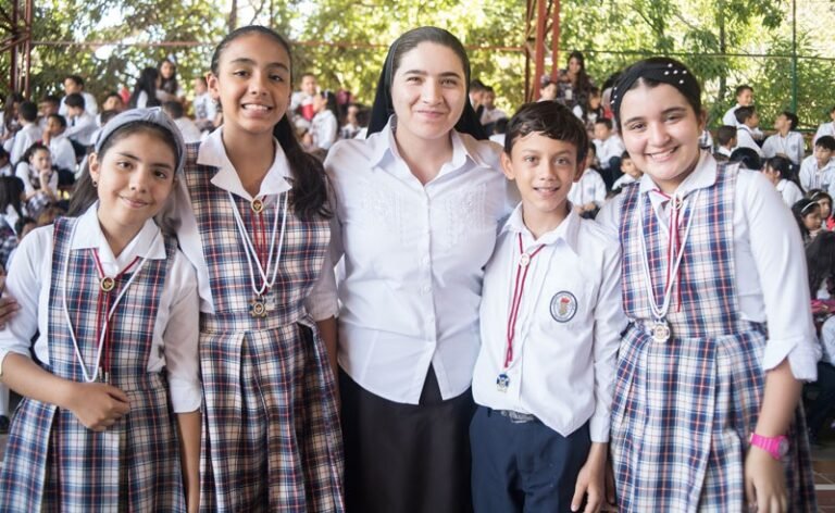 Colegio La Sagrada Familia (Valledupar)