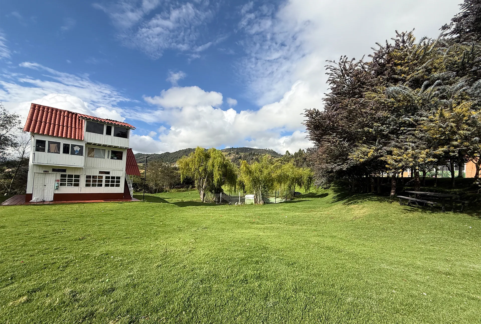 Country Bilingual School (Tunja)