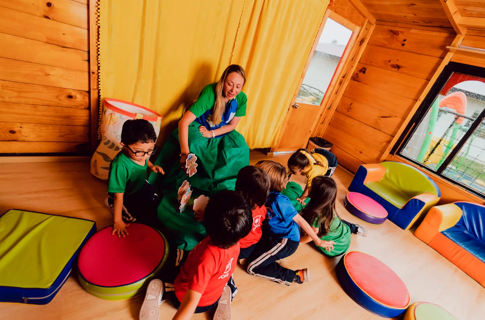 Colegio Bilingüe Internacional Gimnasio Campestre Reino Británico (Tenjo)