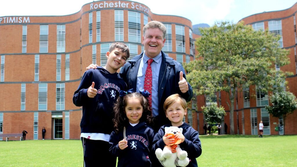 Estudiantes colegio rochester chia 1024x576 1