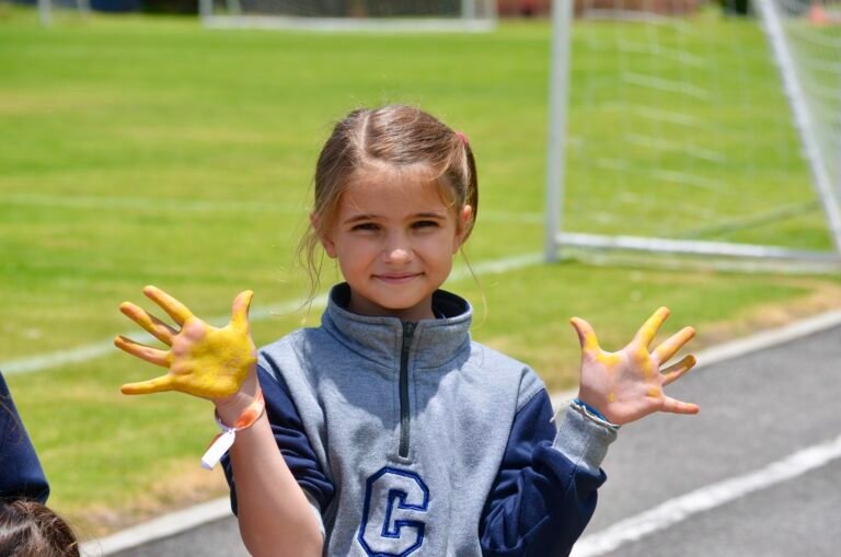 Colegio Cumbres en Chía: Fomentando relaciones saludables en niños a través de la gestión emocional