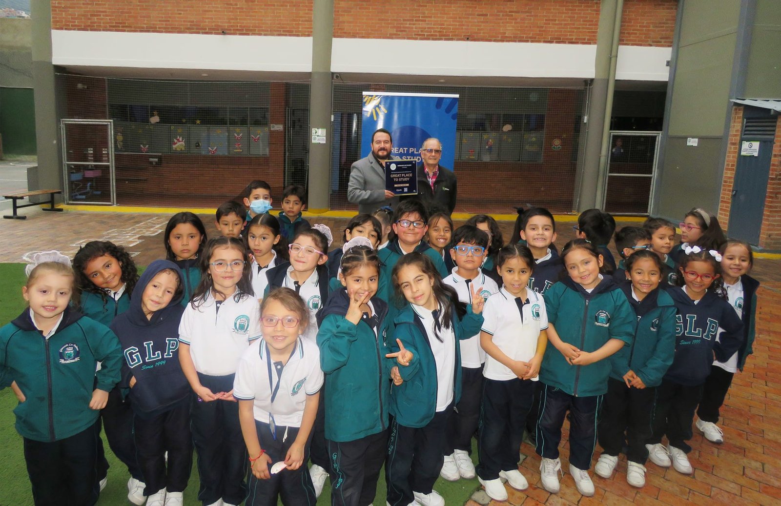 Gimnasio Las Palmas en Bogotá, recibe su primera Certificación Great Place To Study: ¡Un reconocimiento al compromiso educativo de excelencia! 1 IMG 1815 1