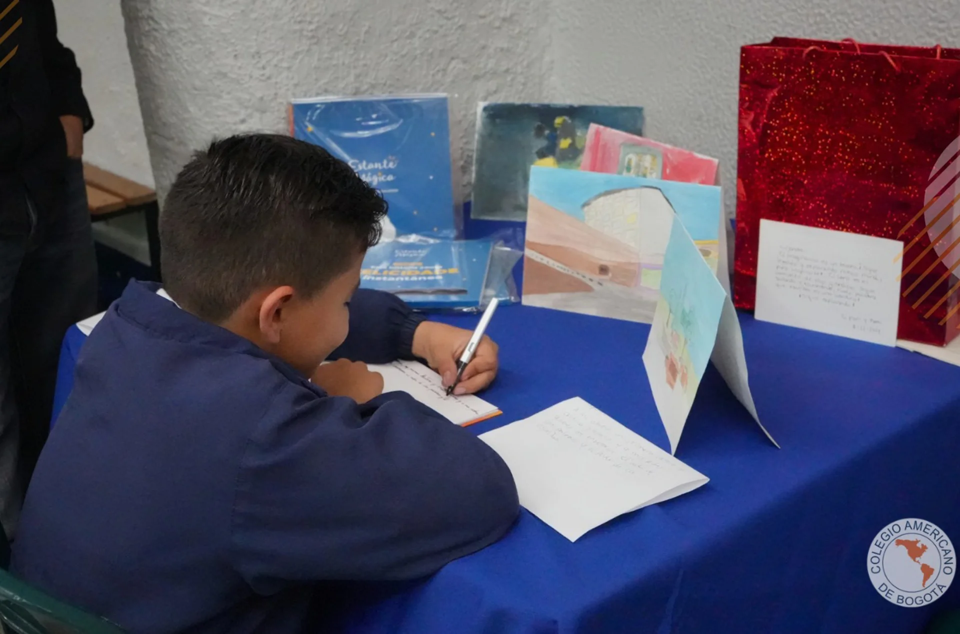 (CARRUSEL)-2-Firma-autografos-colegio-americano