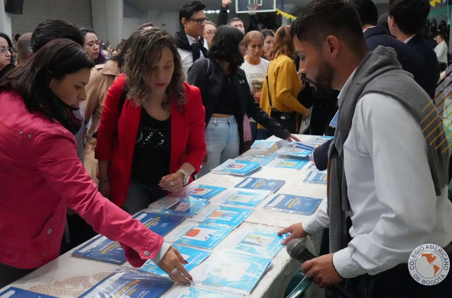 (CARRUSEL)-5-Firma-autografos-colegio-americano