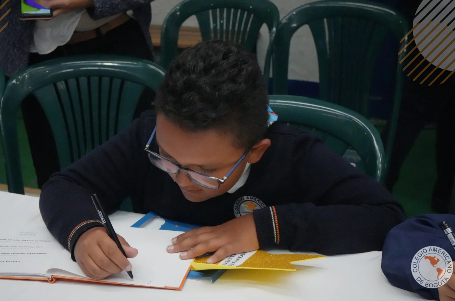 (CARRUSEL)-7-Firma-autografos-colegio-americano