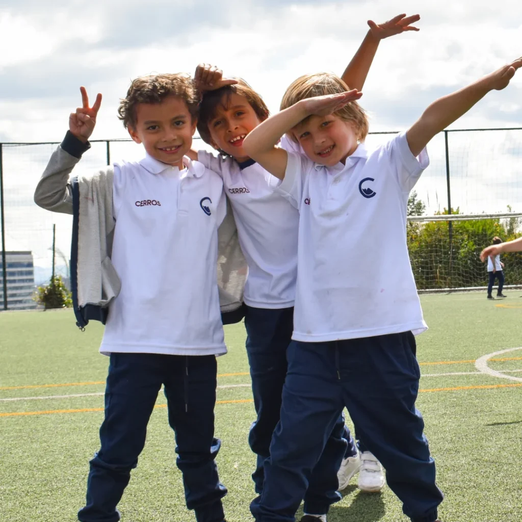 La expedición de sexto grado en el Gimnasio Los Cerros 1 Sexto grado