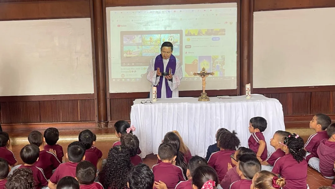 (CARRUSEL)-3-miercoles-de-ceniza-anglo-americano