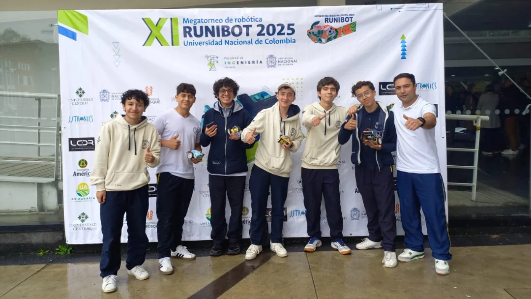 (INTERIOR)-Summerhill-school-subcampeon-runibot