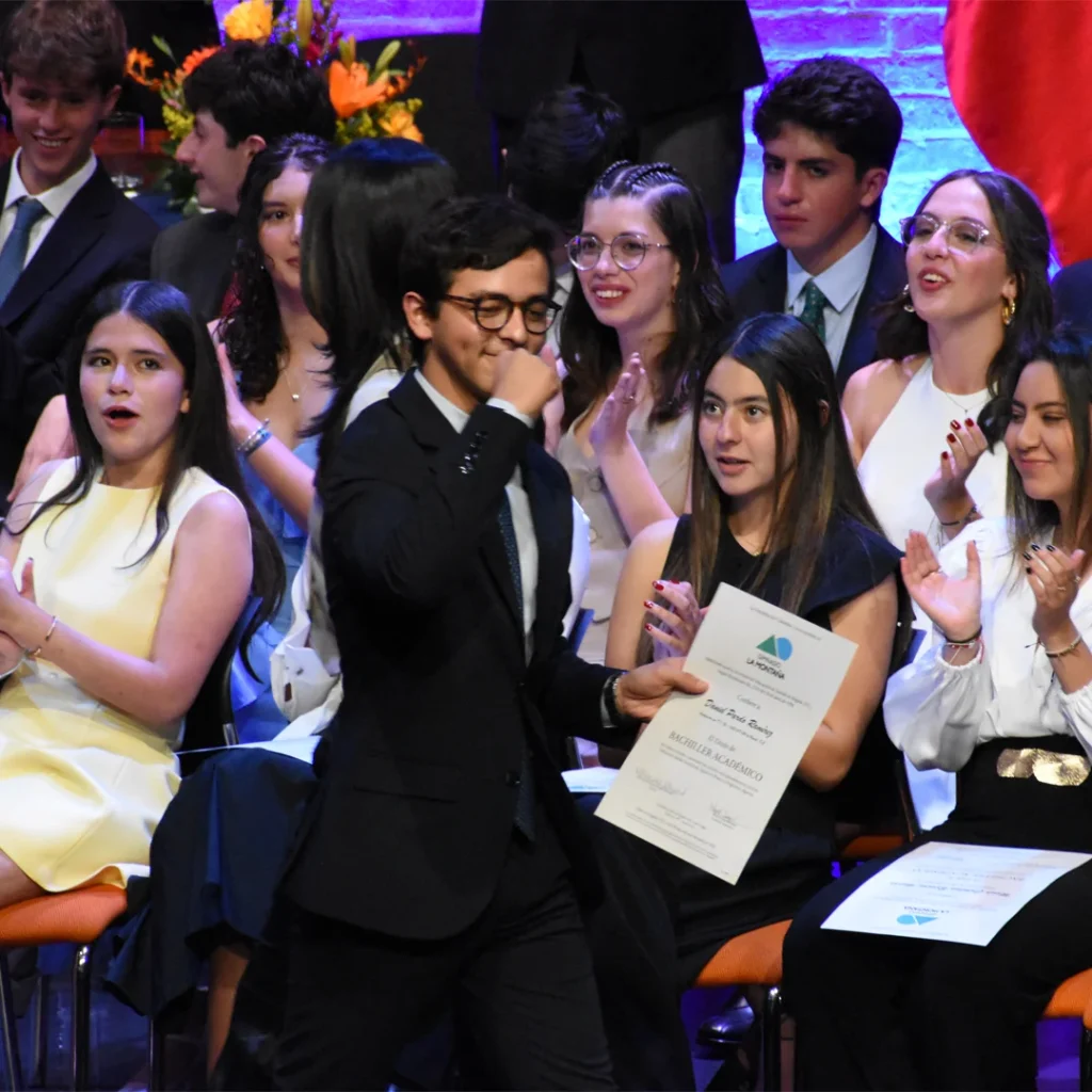 Discurso de grado de Daniel Pardo en el Gimnasio La Montaña de Bogotá 1 Discurso de grado