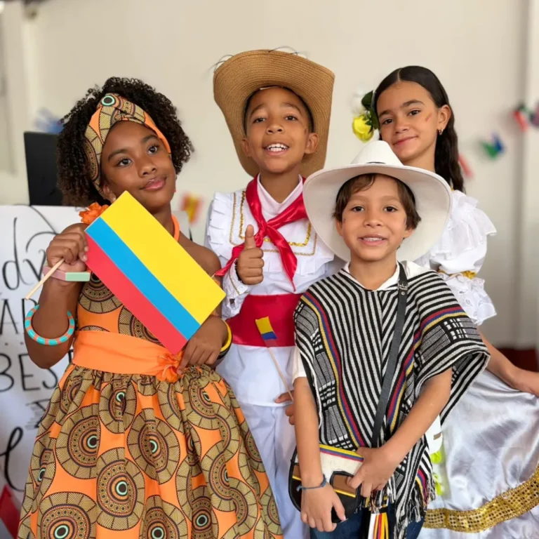 Around the World del Colegio Bilingüe Anglo Americano de Cali: aprender inglés viajando