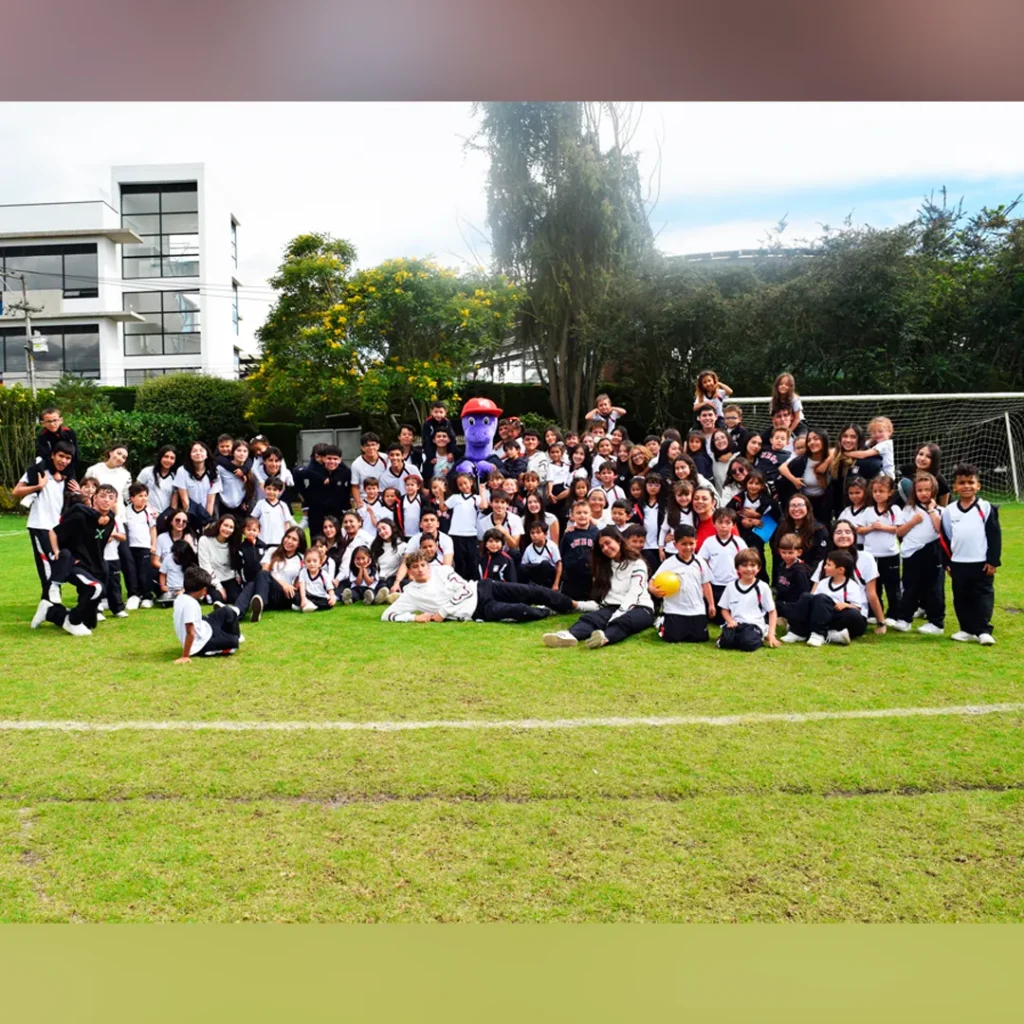 Colegio Nueva Inglaterra Bogotá: ¿Cómo se promueve el bienestar, la felicidad y el desarrollo integral? 1 7890 11zon