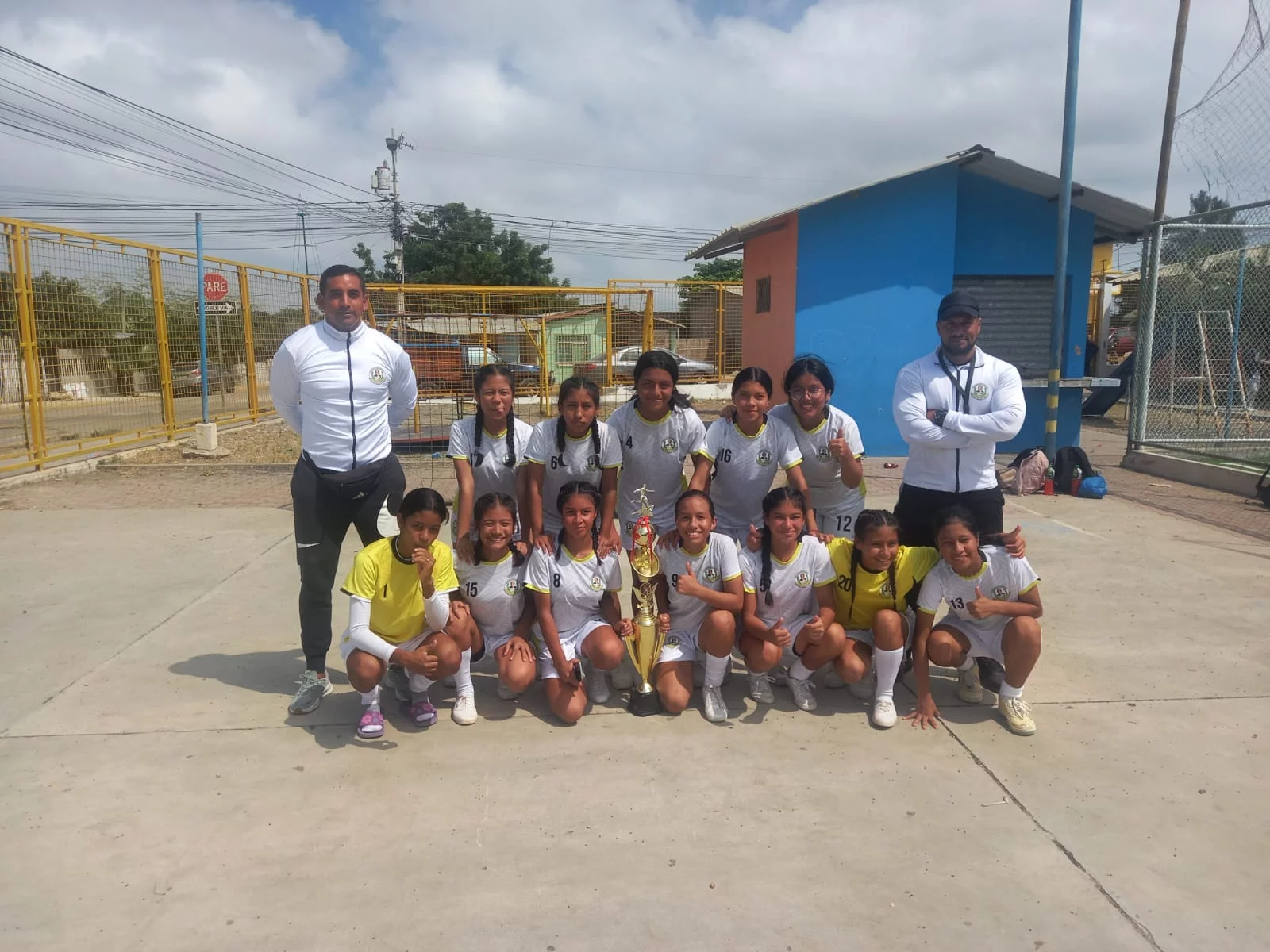 Unidad Educativa Eugenio Espejo (Salinas)