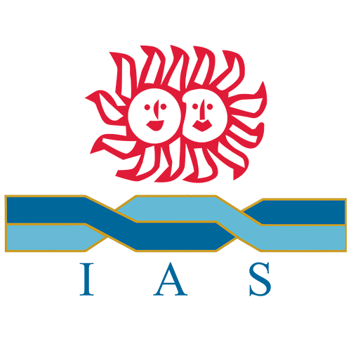 International American School of Cancún Logo